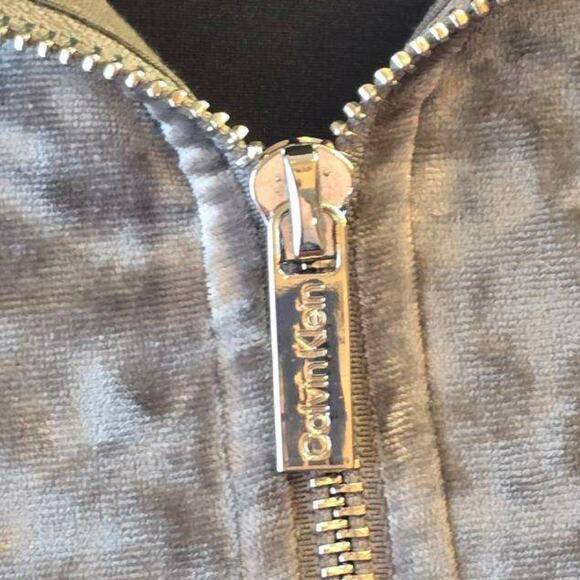 Calvin Kline crushed Velvet Hoodie in Grafite size LG new - Picture 5 of 7